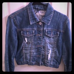 🥶SALE!🥶 Like New Distressed Cropped Denim Jack